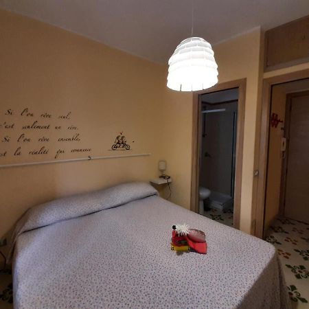 Perla Marina Apartment Чефалу Экстерьер фото